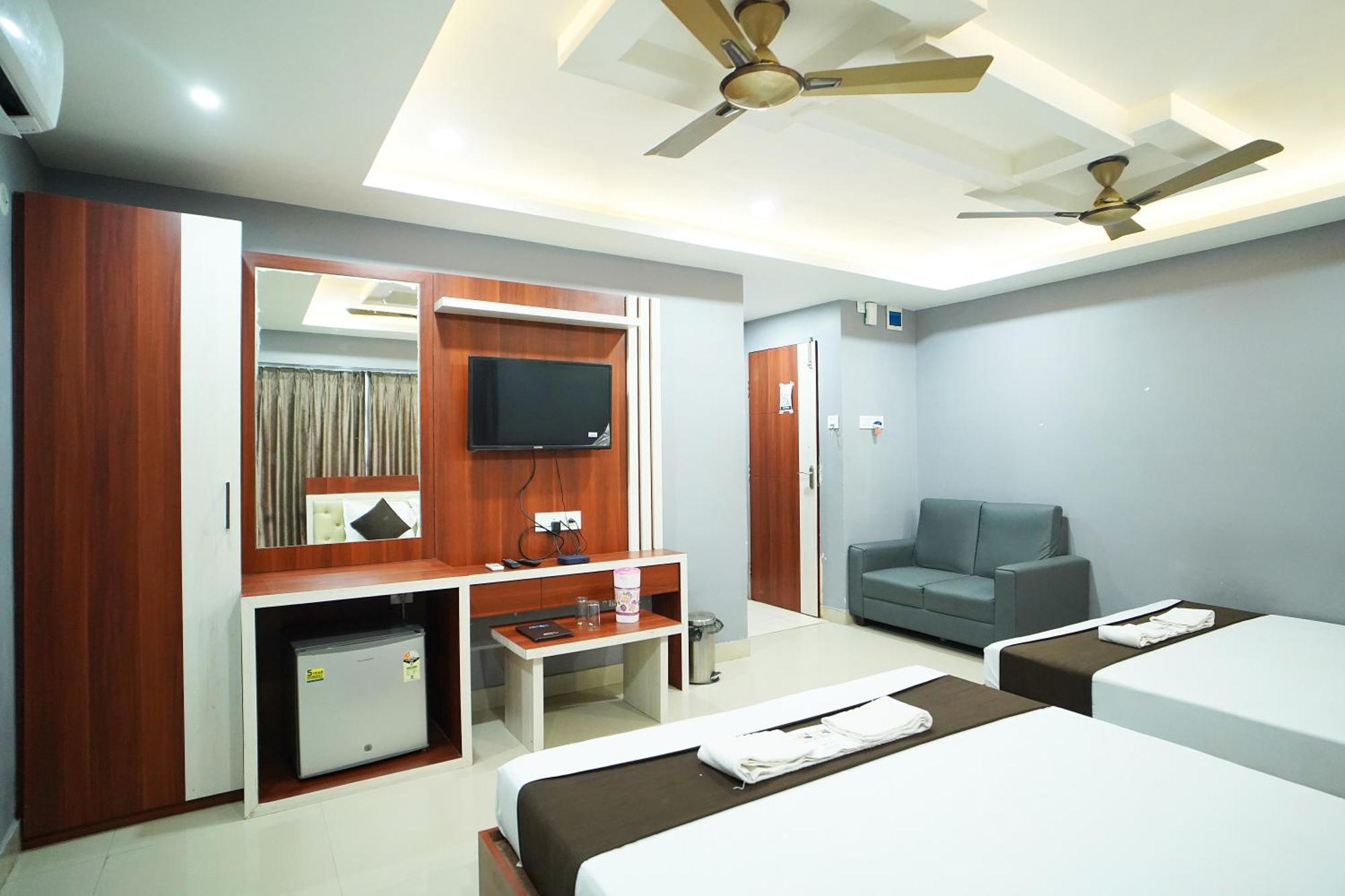 Hotel Marine Blue !! Beach Distance 50 Mts !! Дігха Екстер'єр фото